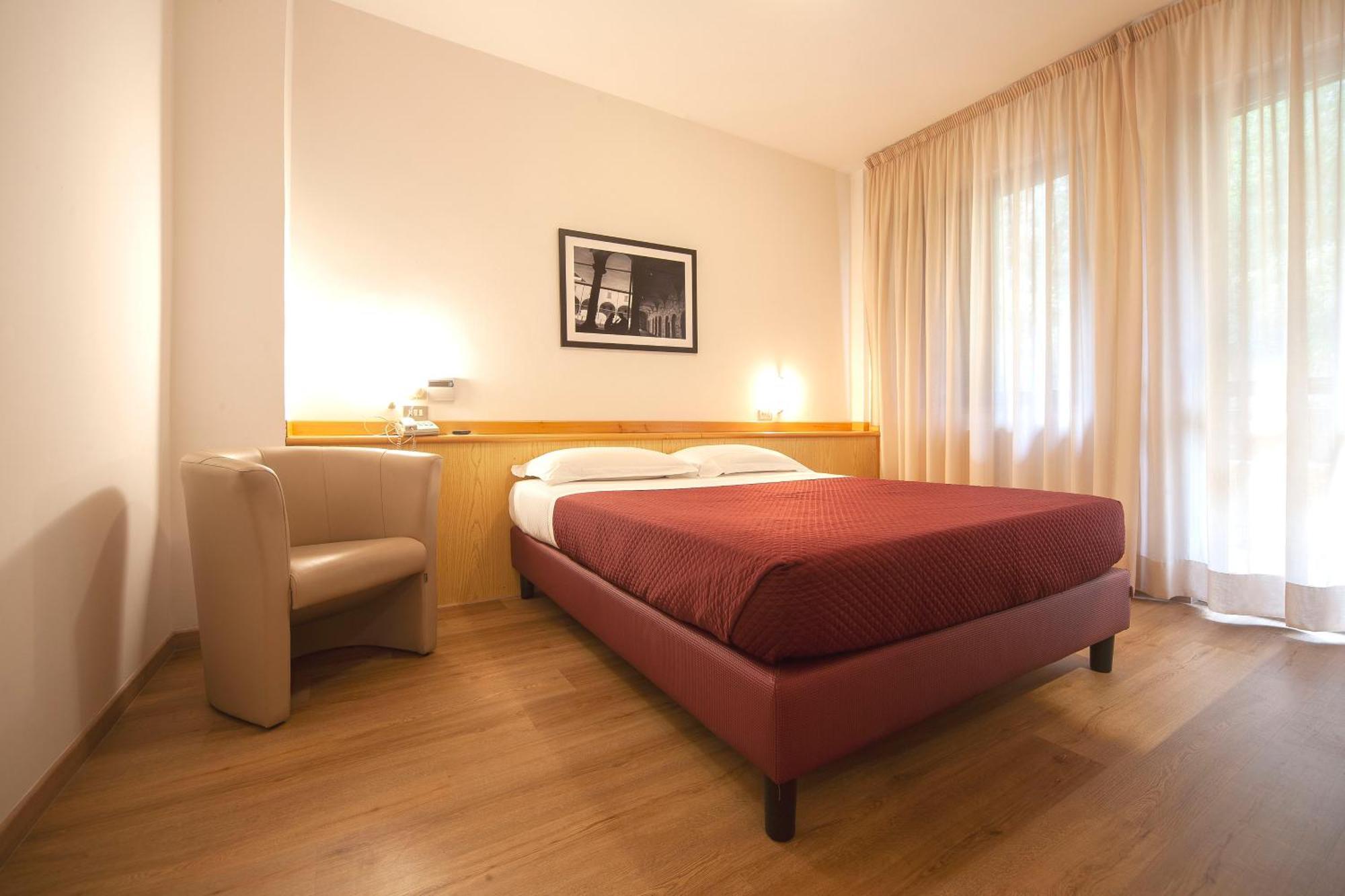 Camera Matrimoniale con Letto Supplementare